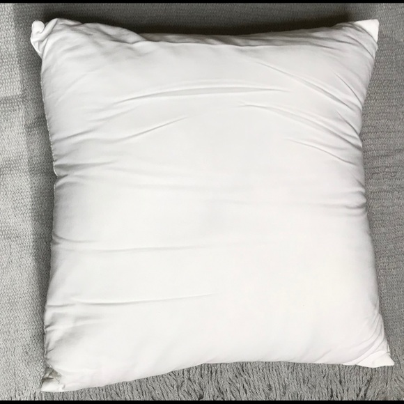 🎉 3 FOR 1 MADISON PARK PILLOWS 🎉 - Picture 4 of 6